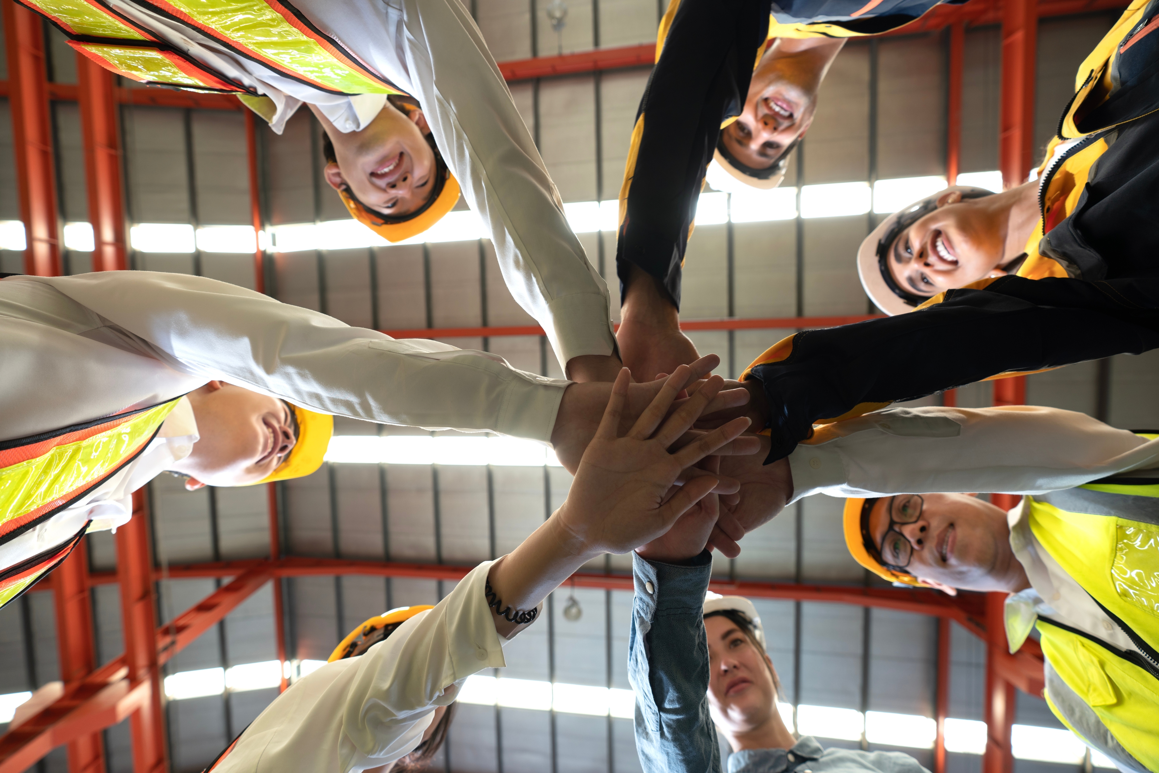 Batumbu is projected to contribute an estimated <strong>+IDR 41 trillion to the national economy</strong>, equivalent to 0.17% of Indonesia’s national GDP, 0.29% of the MSME sector, and 4.13% of the financial sector. On average, each MSME funded by Batumbu can experience a monthly revenue increase of IDR 1.9 million.